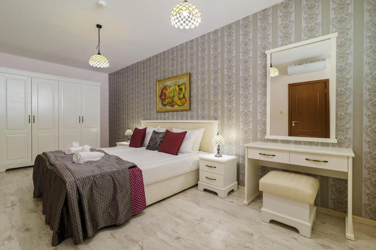 Cabacum Plaza Beach Apartments - High-Speed Wifi Golden Sands