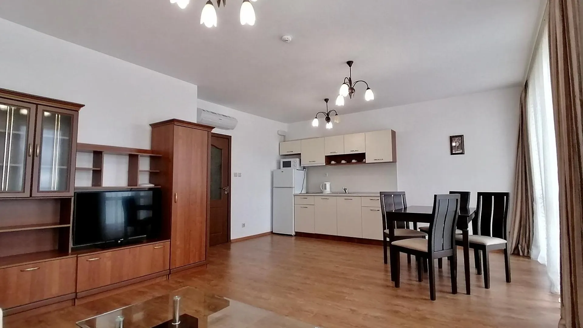 Cabacum Plaza Beach Apartments - High-Speed Wifi Golden Sands