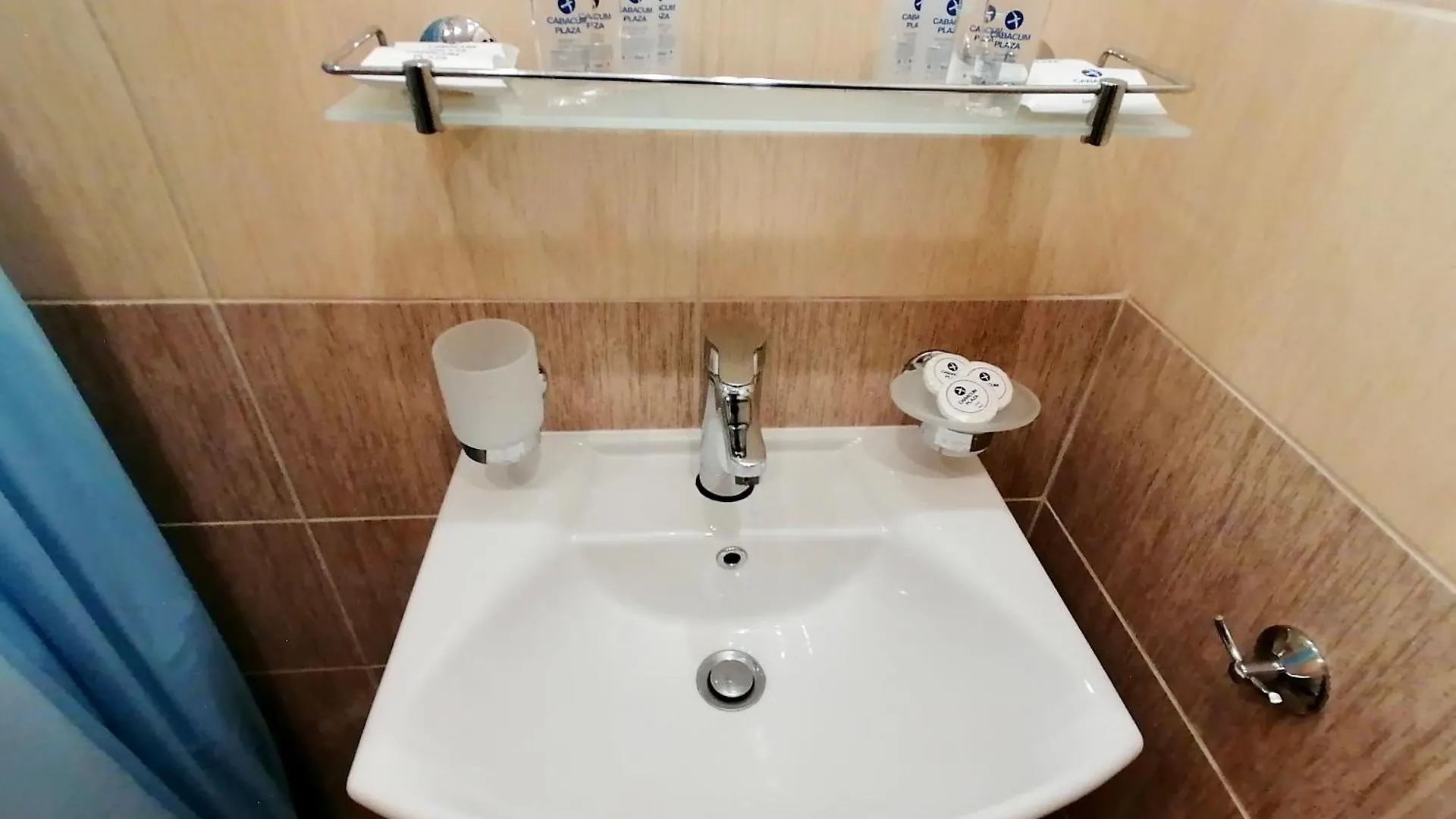 Cabacum Plaza Beach Apartments - High-Speed Wifi Golden Sands
